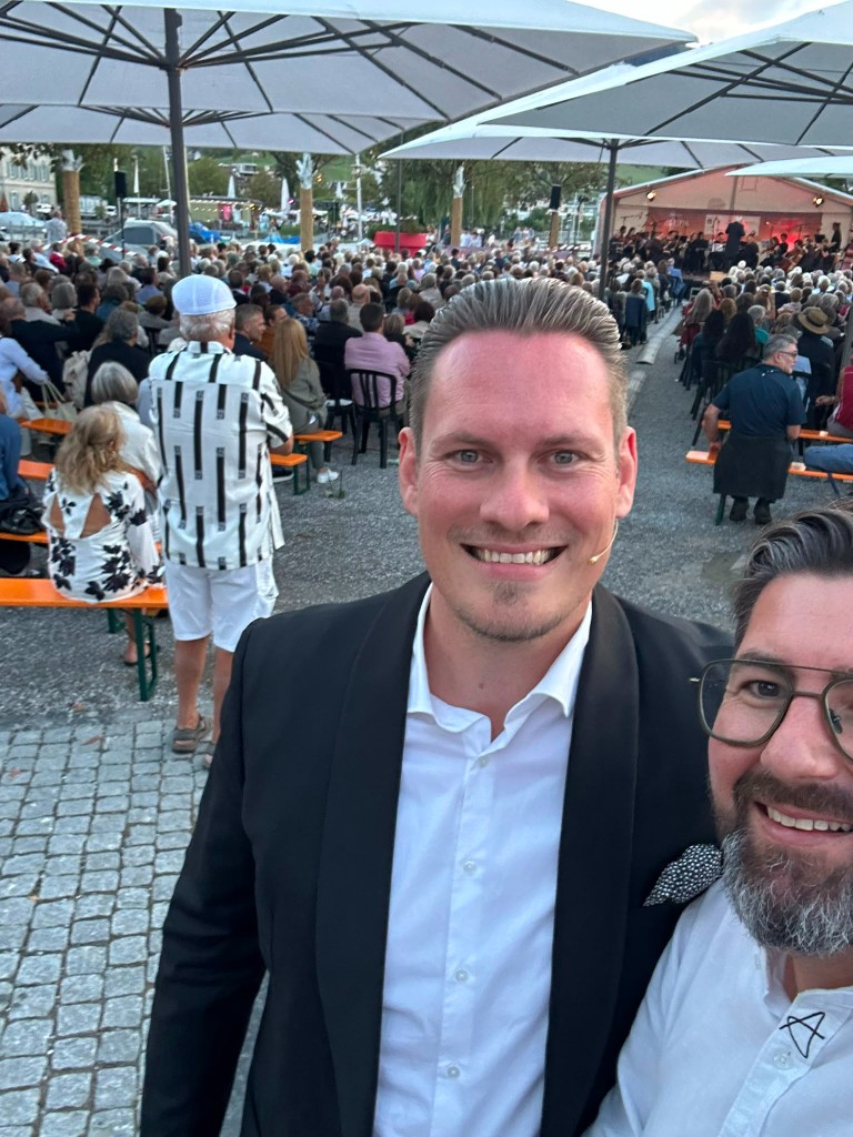 Stimmungsbild vor Bühne und Publikum bei Klassik am See 2026